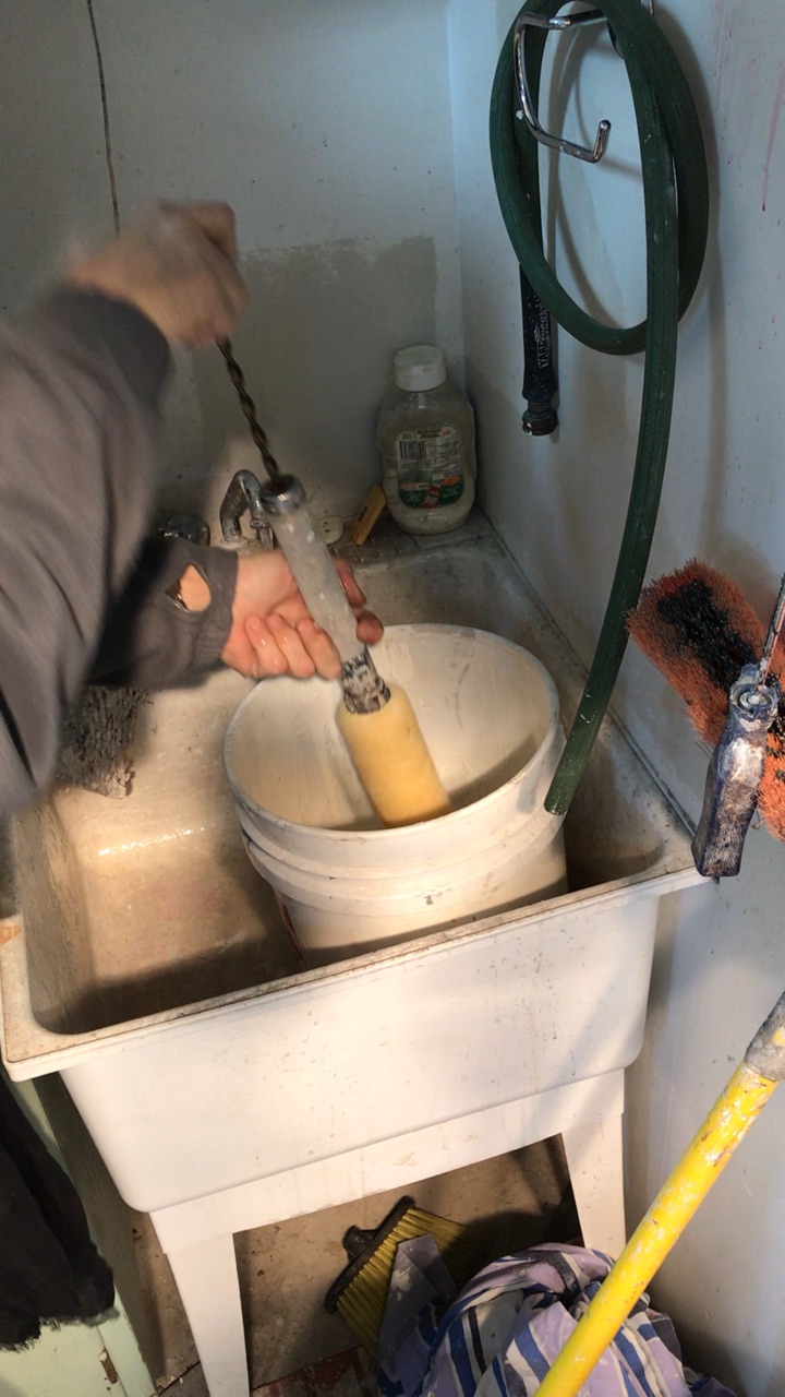 Cleaning a paint roller the easy way Brad the Painter