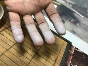 paint cleanup on fingers