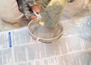 Making fine sand for textured concrete floor paint