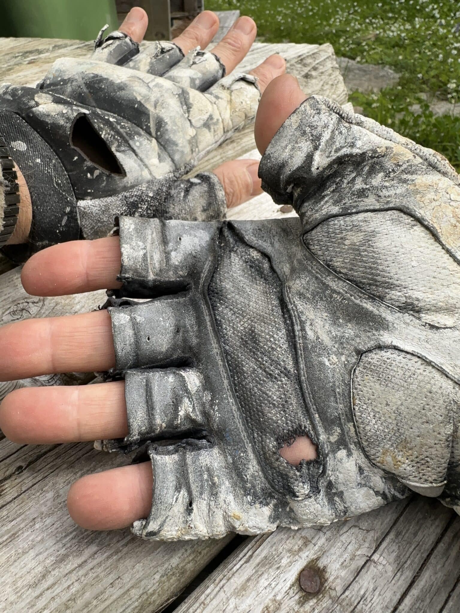 How to Clean Paint Off Hands
